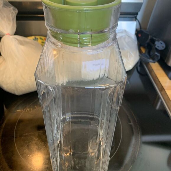 VTG Anchor Hocking Ribbed 2 Qt Glass Refrigerator Pitcher w/ Green Lid no chips - Picture 5 of 10